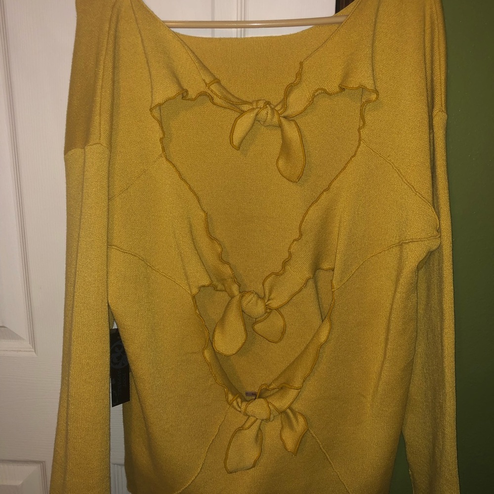 Sweater - Picture 2 of 5